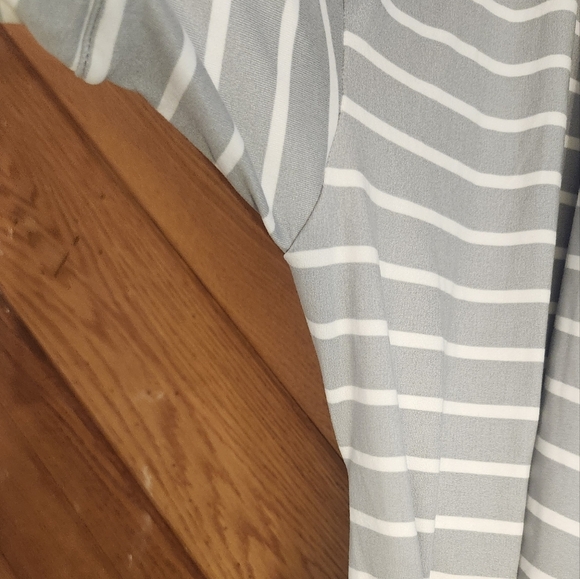 Mommy And Me Matching Gray and White Striped Nursing Robe And Baby Hat S/M - Picture 5 of 14